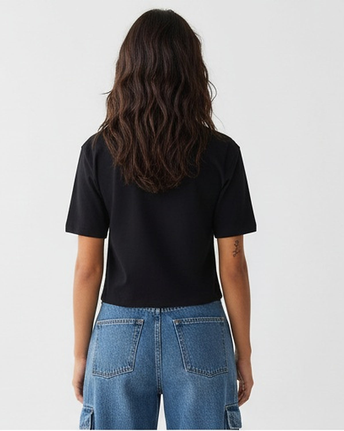 تيشيرت أسود بأكمام قصيرة بطبعة نسر "Wild & Free" - R216405