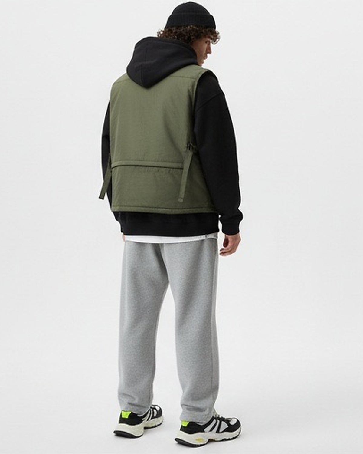 بنطلون رياضي مريح بلون رمادي فاتح أساسي