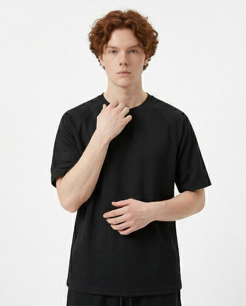 Ravin Men's Herringbone Textured Raglan Performance T-Shirt – Black - R216810