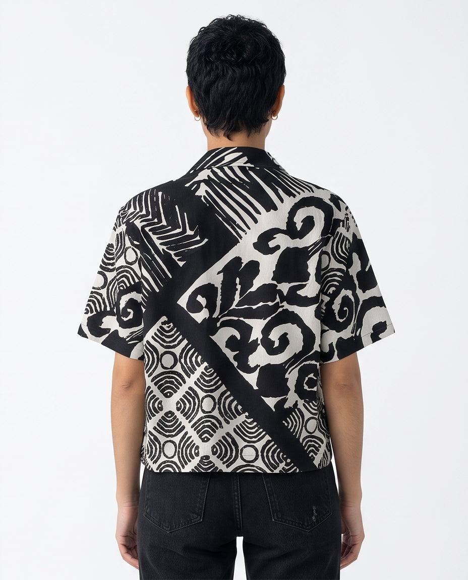 Women's Monochrome Abstract Print Short Sleeve Shirt - R217029