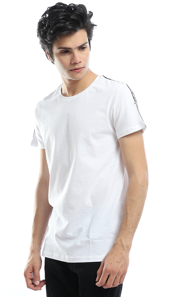 53201 Shoulder Batch White T-shirt