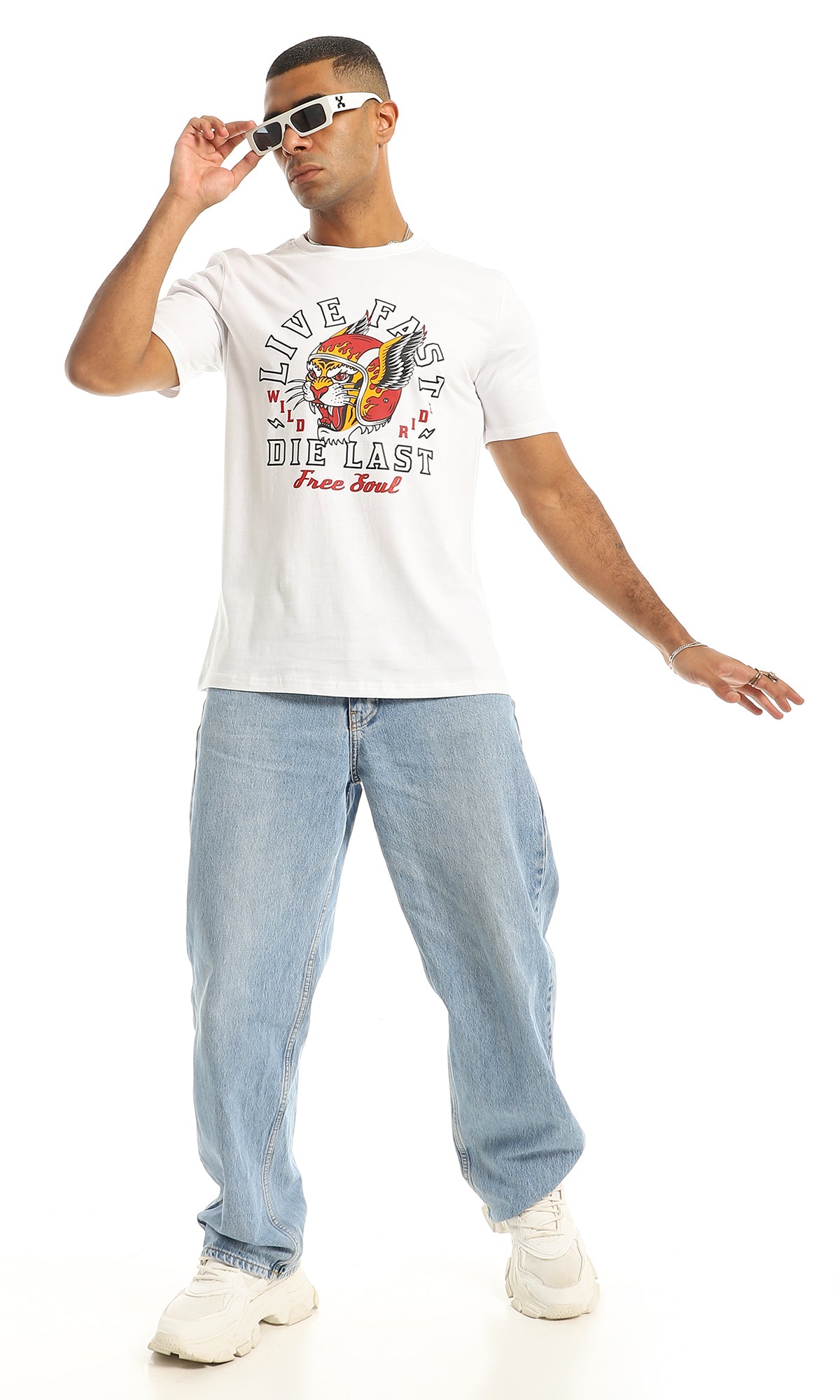 White Oversized Graphic Print Crew Neck Tee - 97383