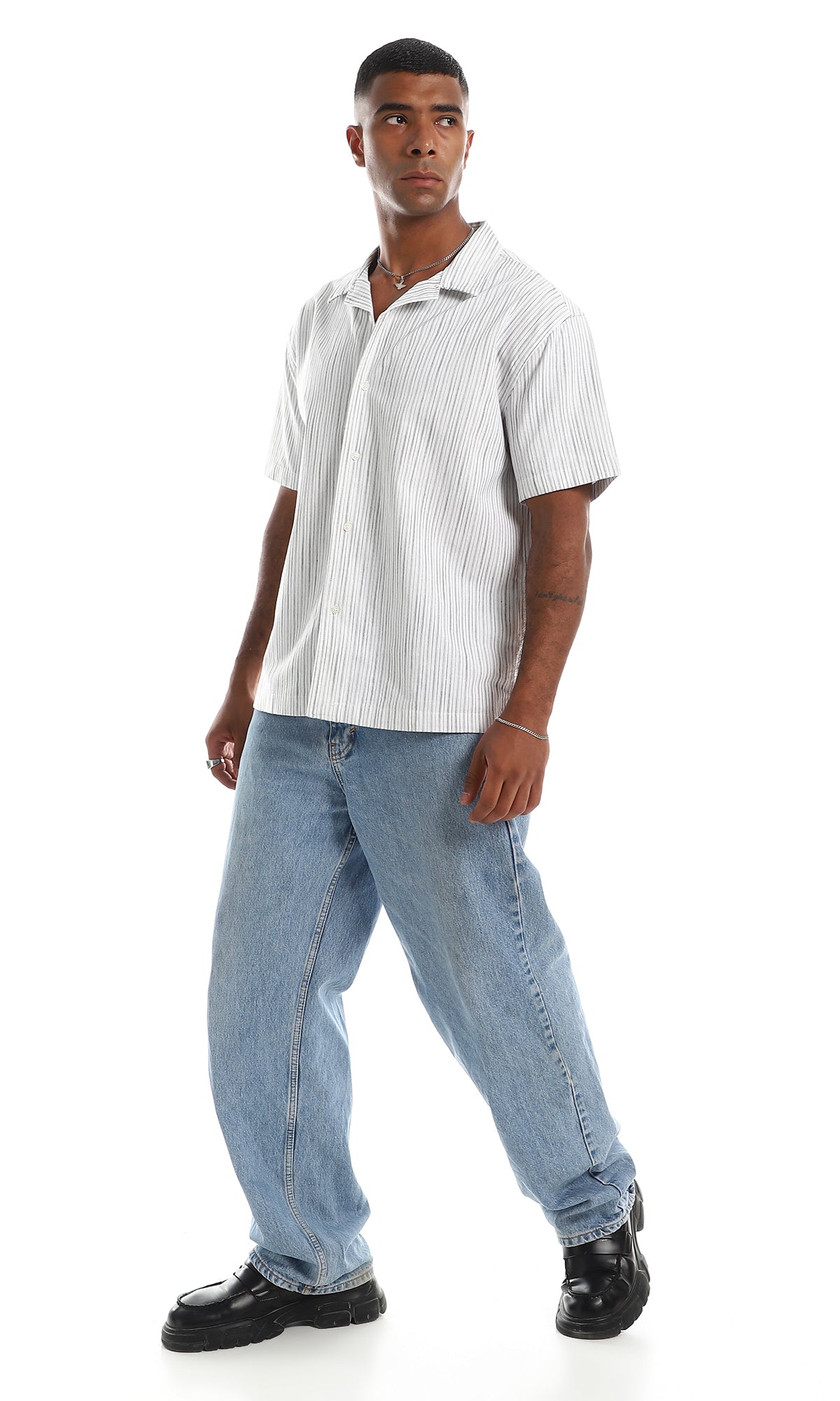 97876 Stripe Patterned Short Sleeves White & Black Button Down Shirt