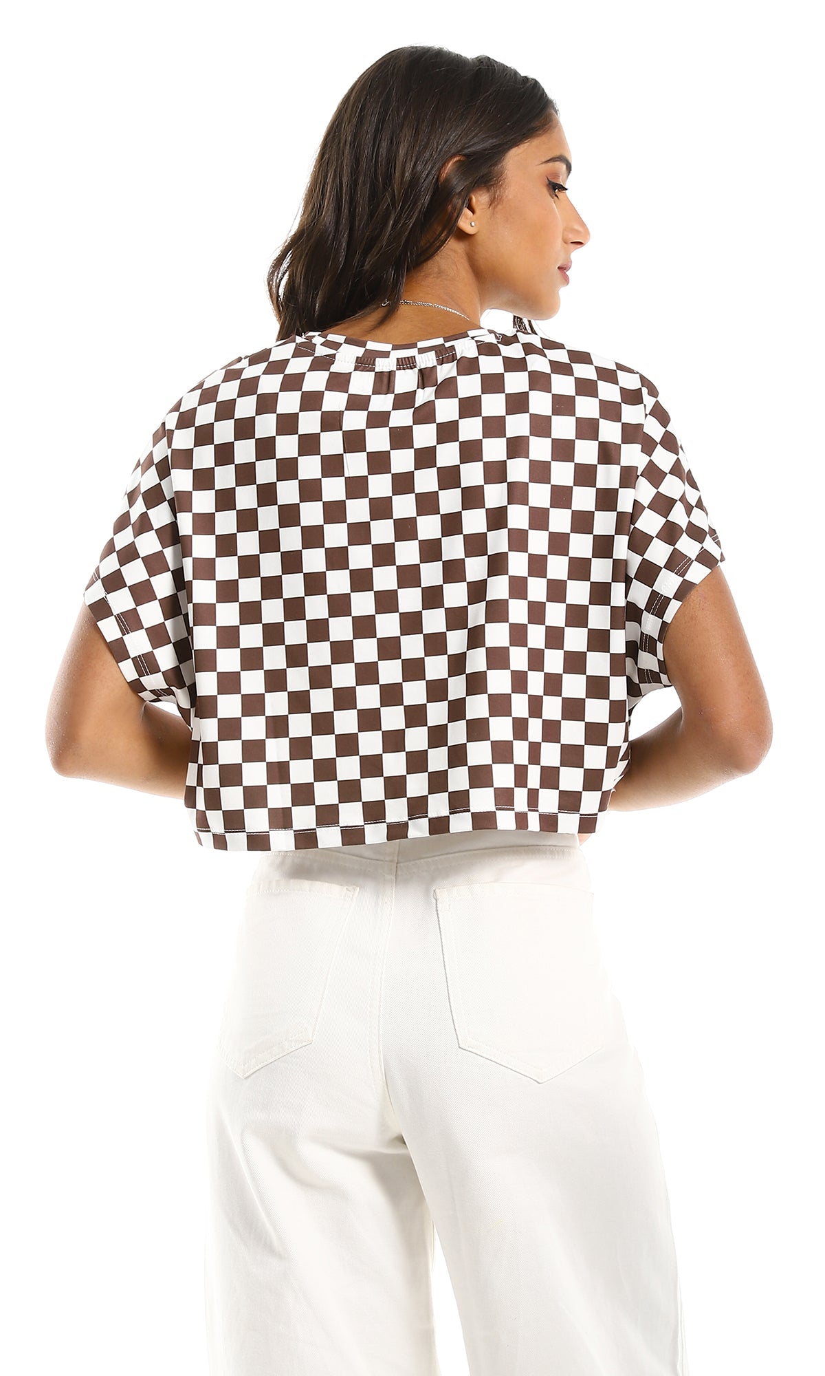 توب قصير واسع مربعات بني غامق وأوف وايت