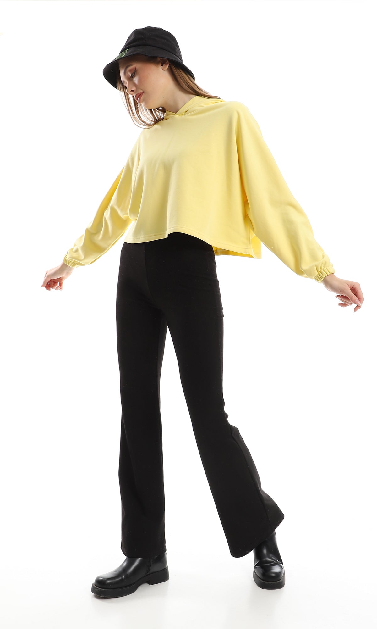 O156537 Oversized Soft Yellow Slip On Cropped Hoodie With Elastic Cuffs