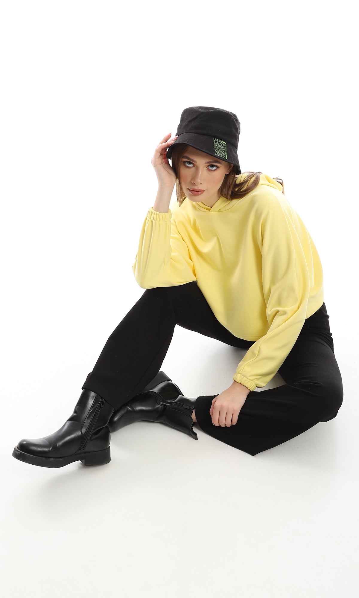 O156537 Oversized Soft Yellow Slip On Cropped Hoodie With Elastic Cuffs