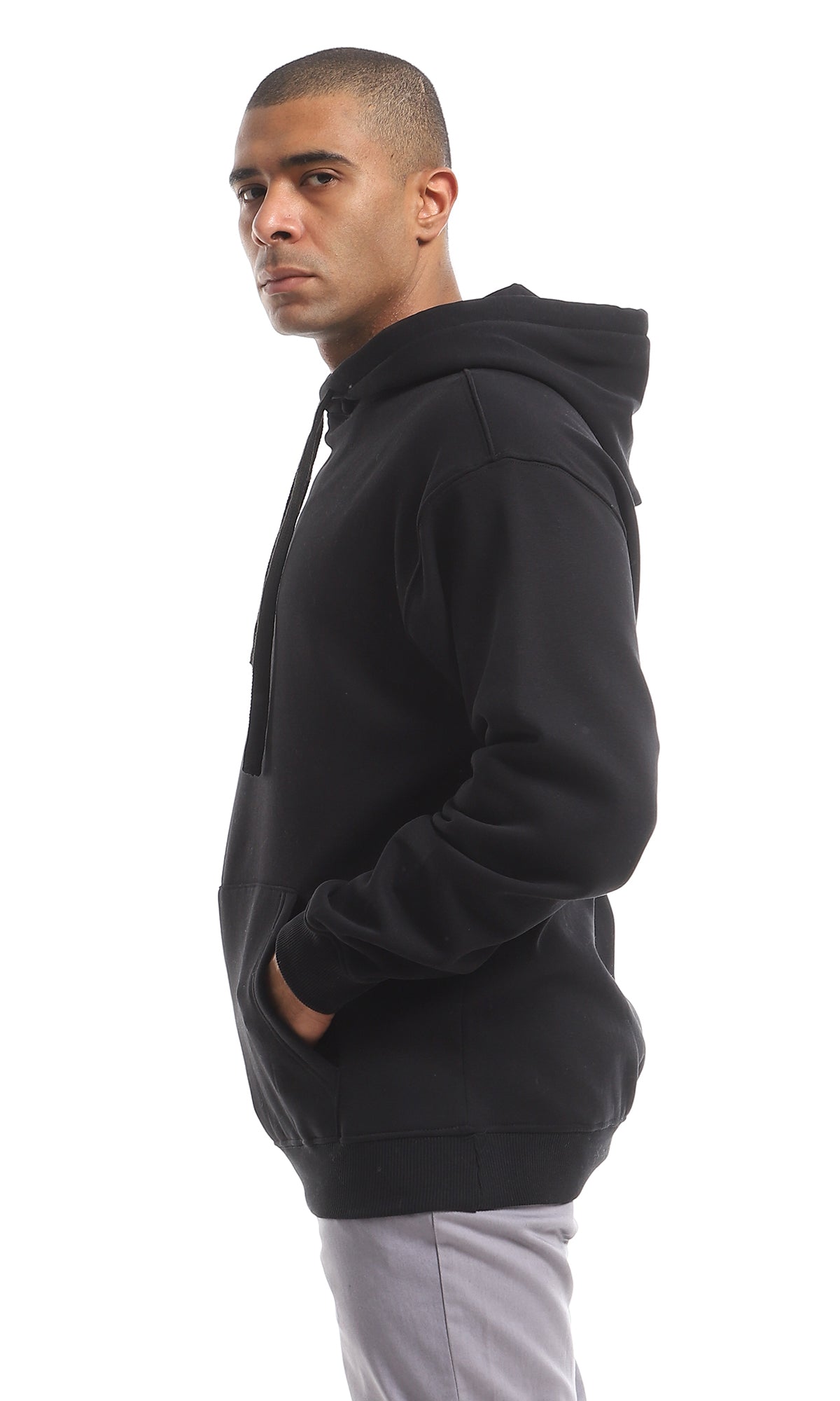 O157576 Essential Black Hoodie With Inner Fleece And Kangaroo Pockets