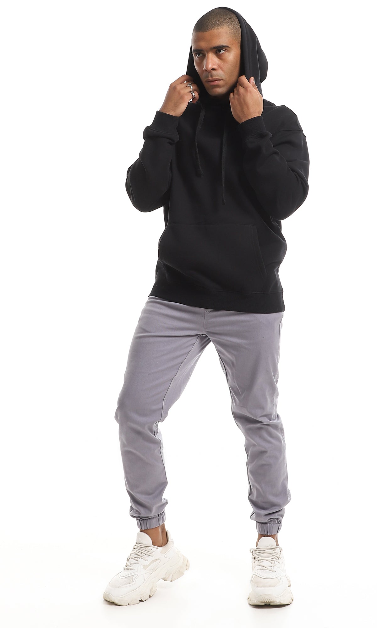 O157576 Essential Black Hoodie With Inner Fleece And Kangaroo Pockets