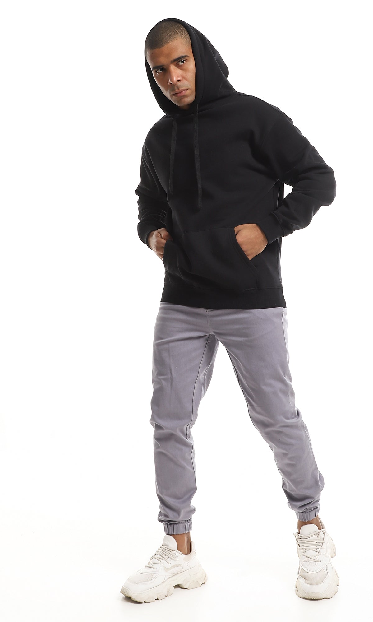 O157576 Essential Black Hoodie With Inner Fleece And Kangaroo Pockets