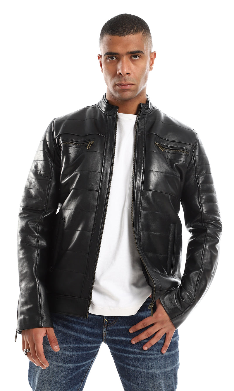 جاكيت جلد بجيوب متعددة وتفاصيل مخيطة - أسود