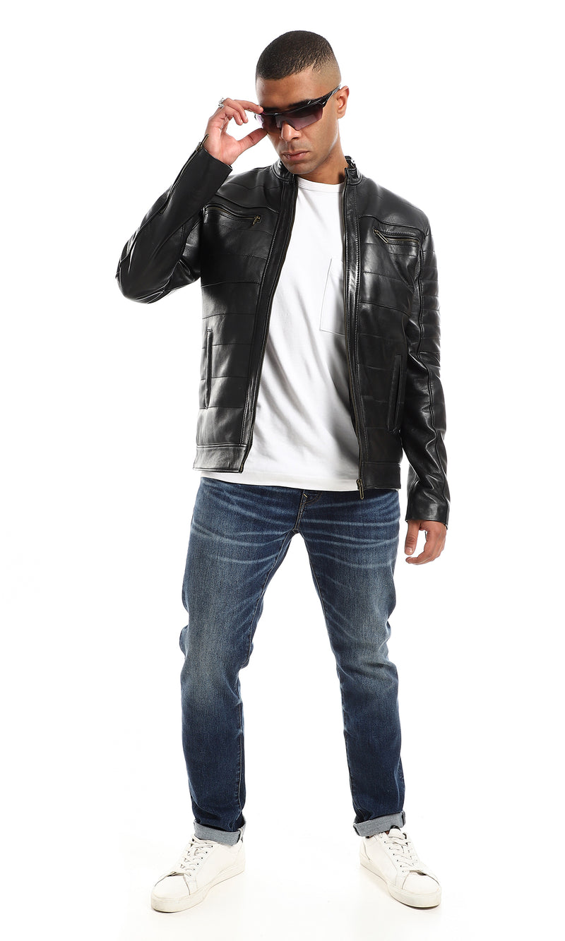 جاكيت جلد بجيوب متعددة وتفاصيل مخيطة - أسود