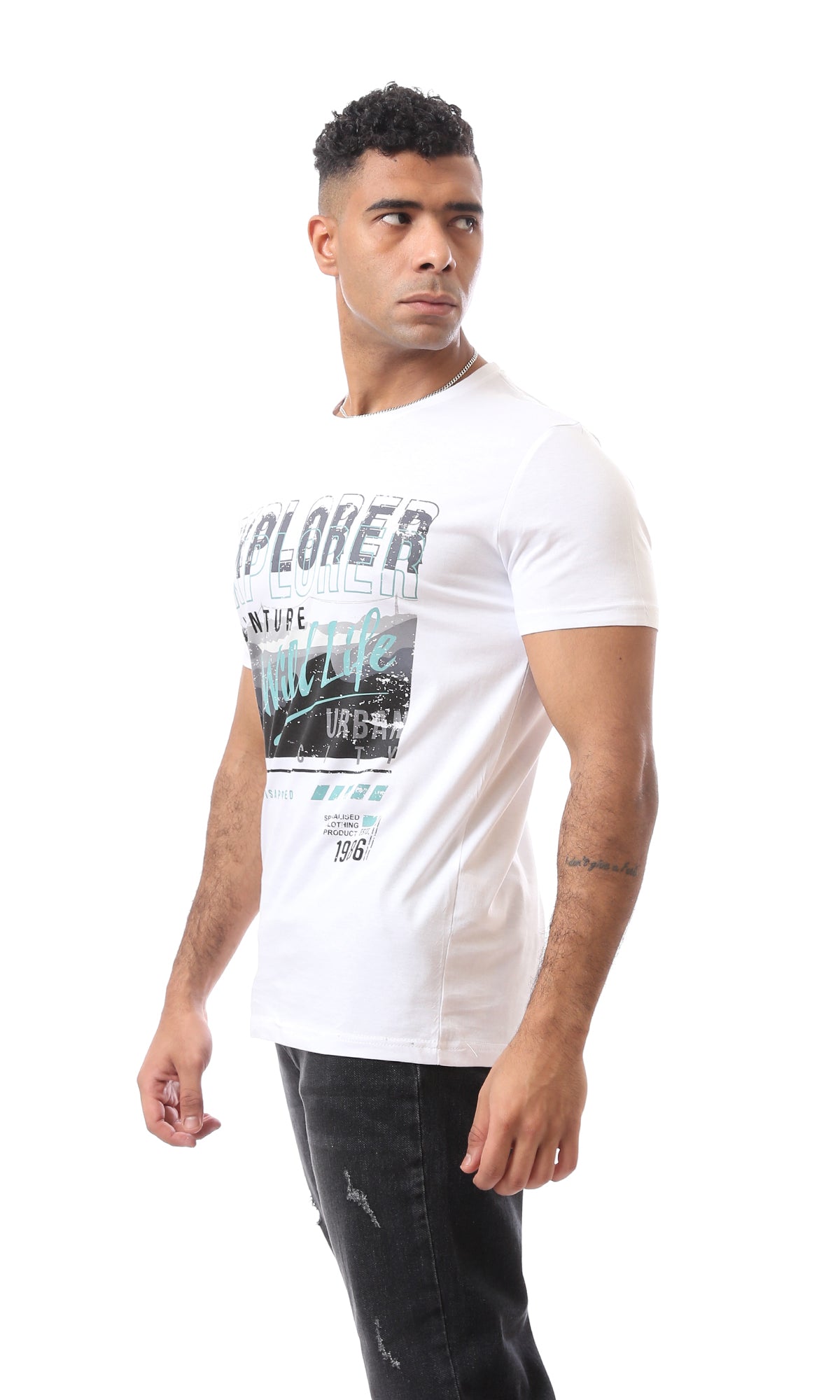 O163303 Comfy White T-Shirt With "Explorer Adventure" Printed Pattern