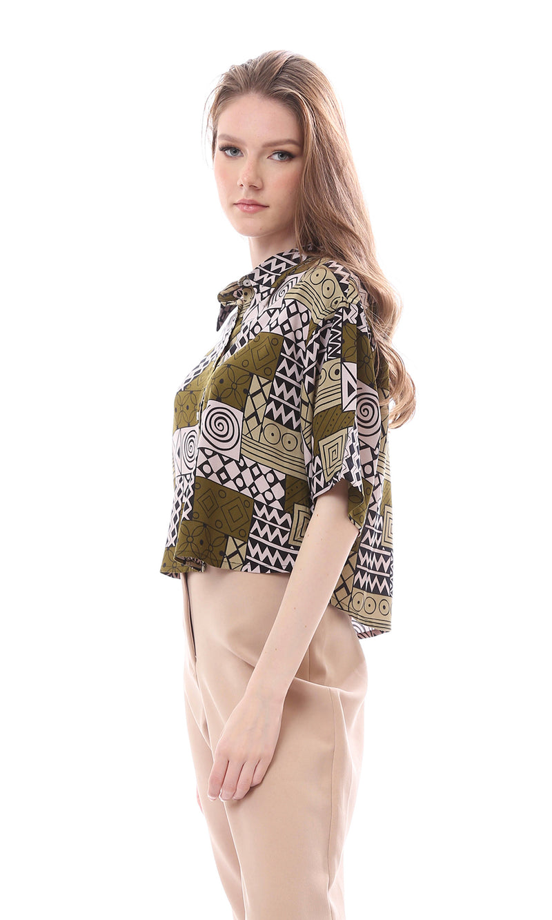 O165290 امرأة قصيرة