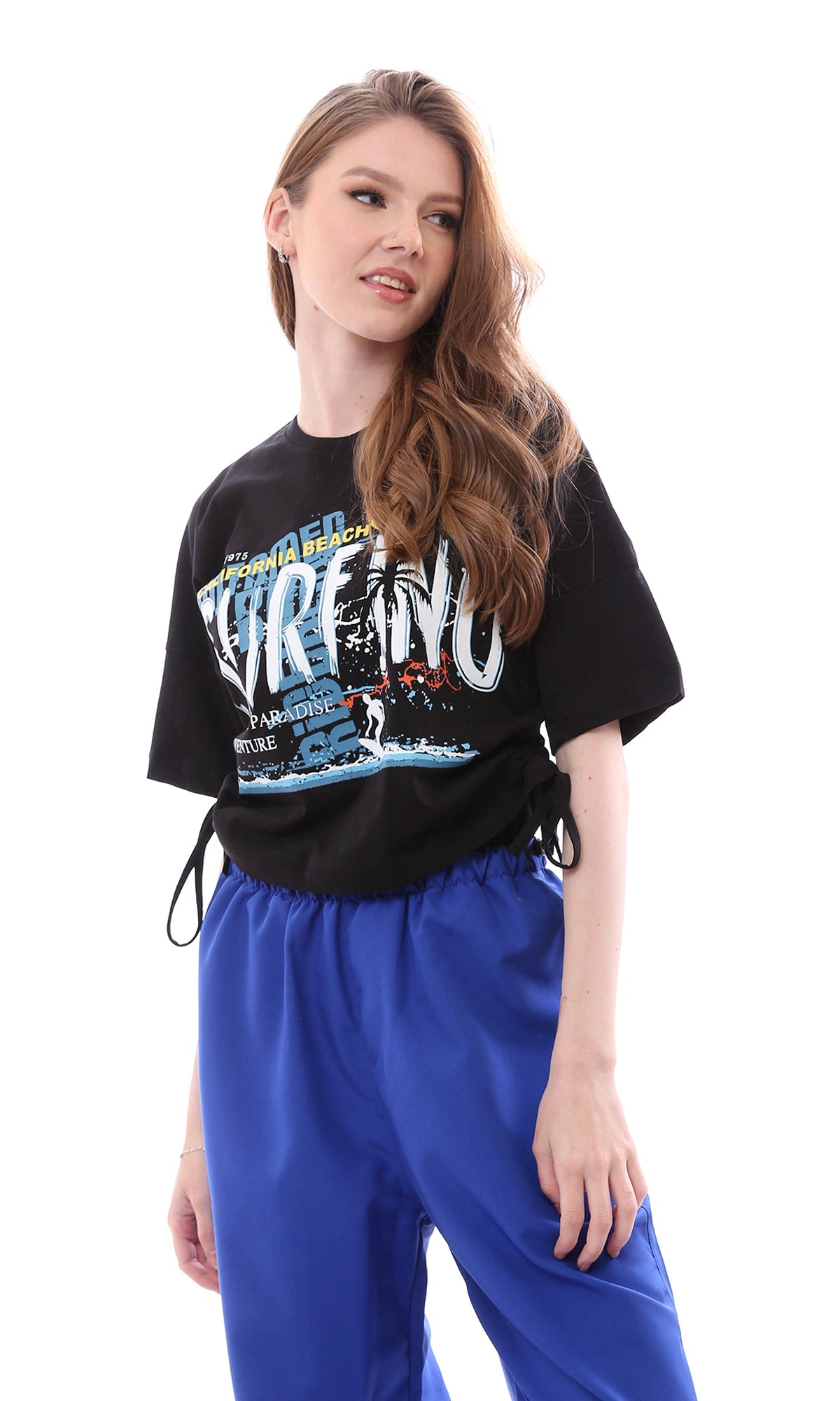 O165475 Black Cropped T-Shirt "Surfing" Printed With Side Drawstring