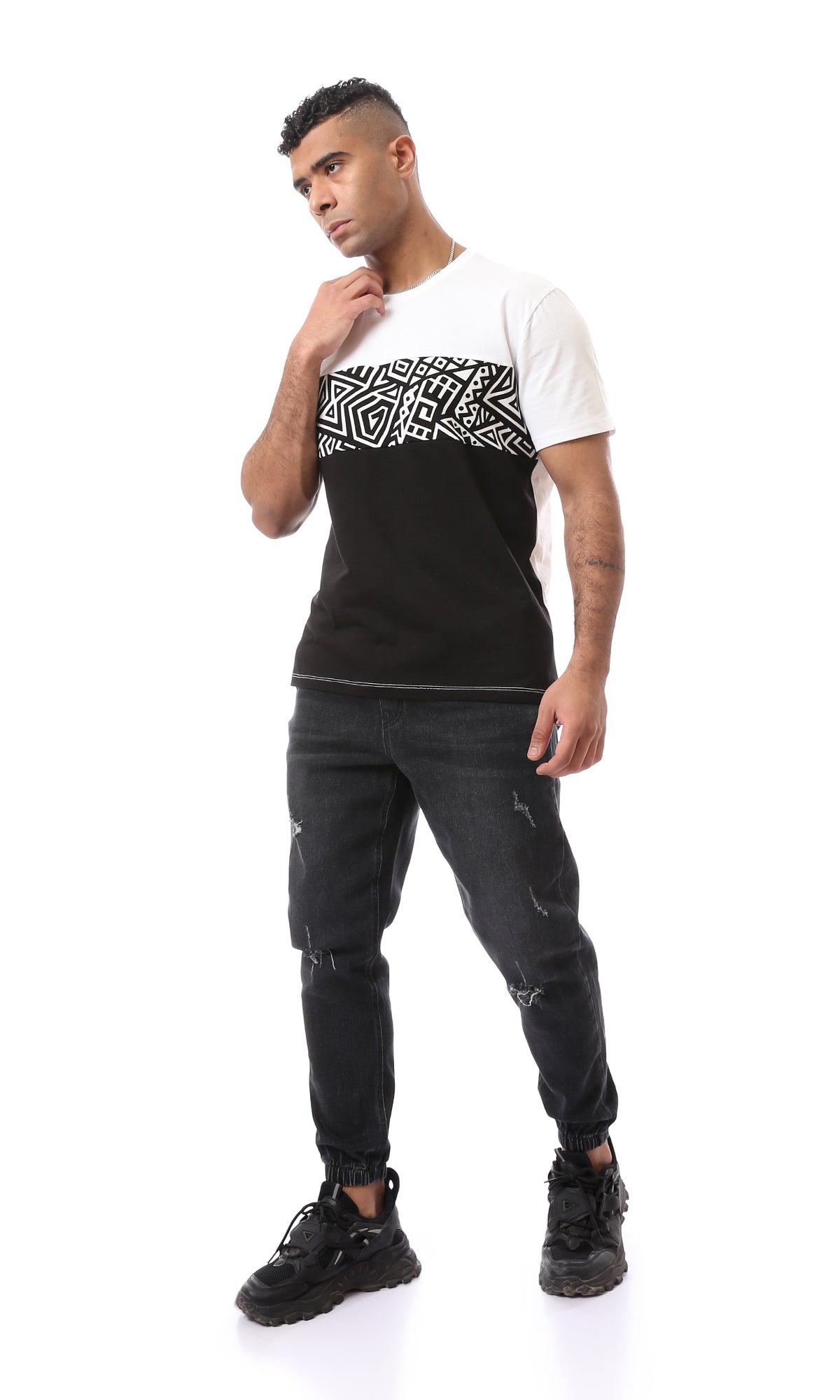 O167197 Bi-Tone White & Black Solid With Patterned Regular Tee