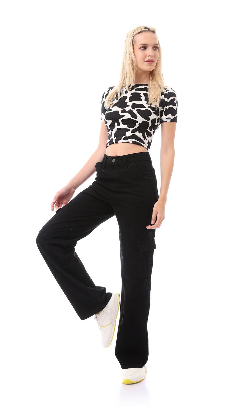 توب قصير بأكمام قصيرة بقرة أبيض & أسود 