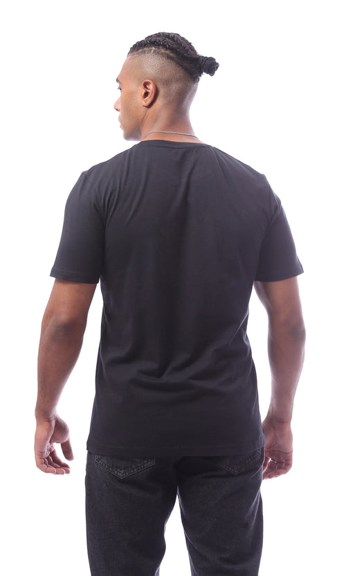 تيشيرت أسود مطبوع سهل الارتداء مريح بأكمام قصيرة