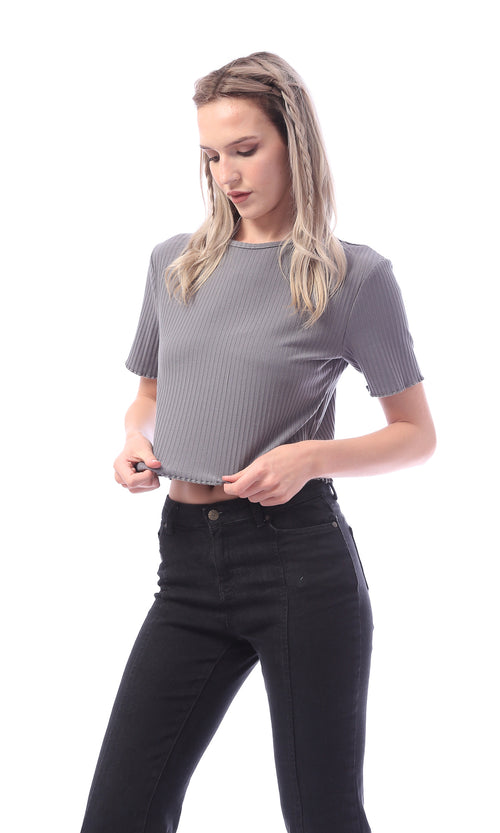 تيشريت قصير رمادي غامق بأكمام قصيرة