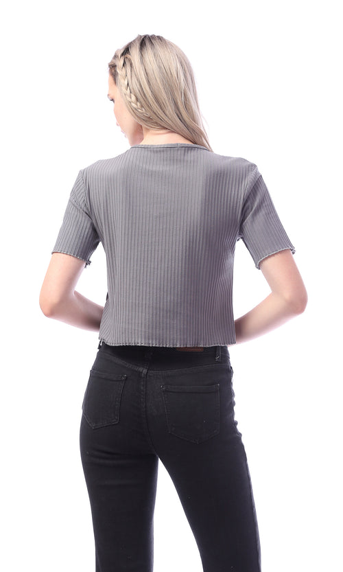 تيشريت قصير رمادي غامق بأكمام قصيرة